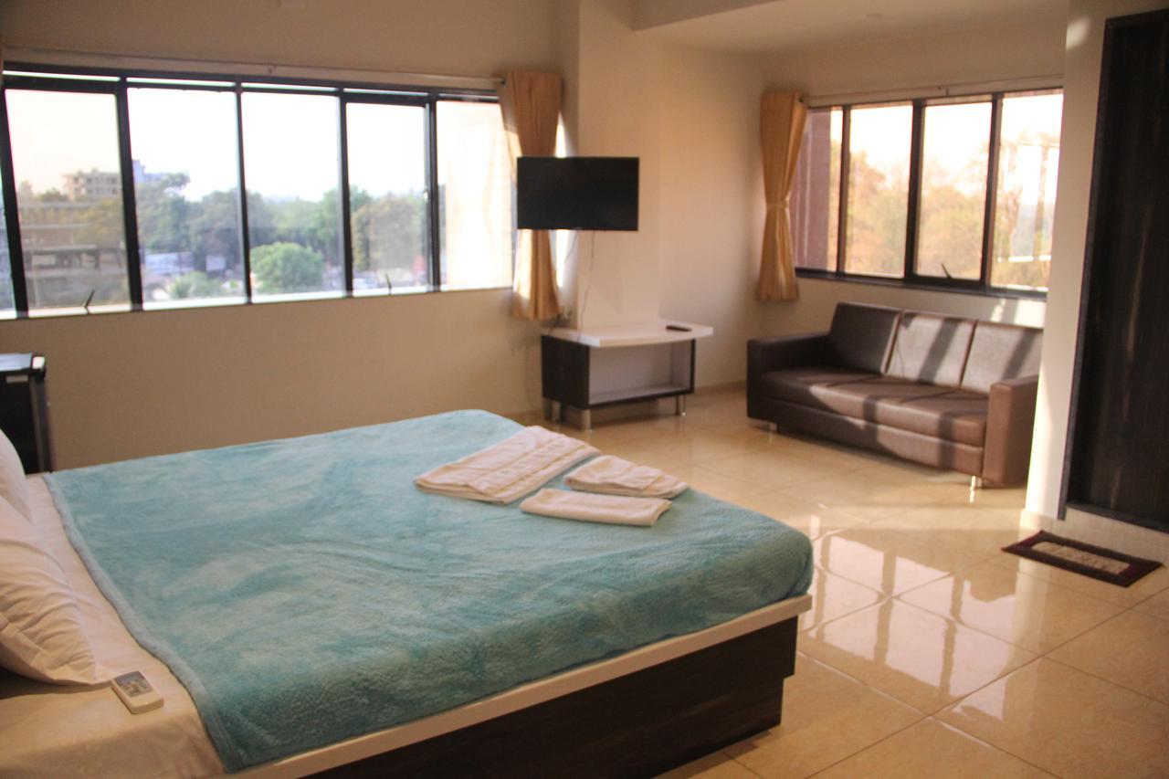 Dev Motel And Banquet Nadiad Экстерьер фото
